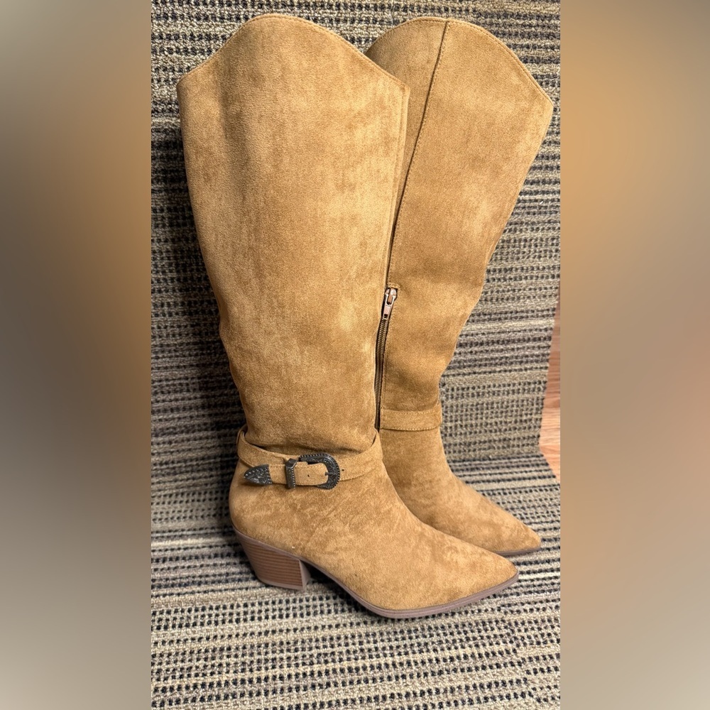 Portland Tan Suede Boots Sz 8